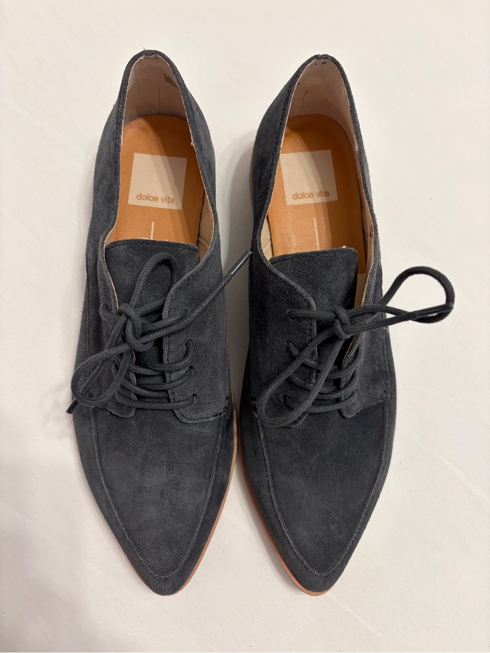 Dolce Vita women’s Grey Suede Pointed Lace-Up Oxfords - Picture 3 of 6